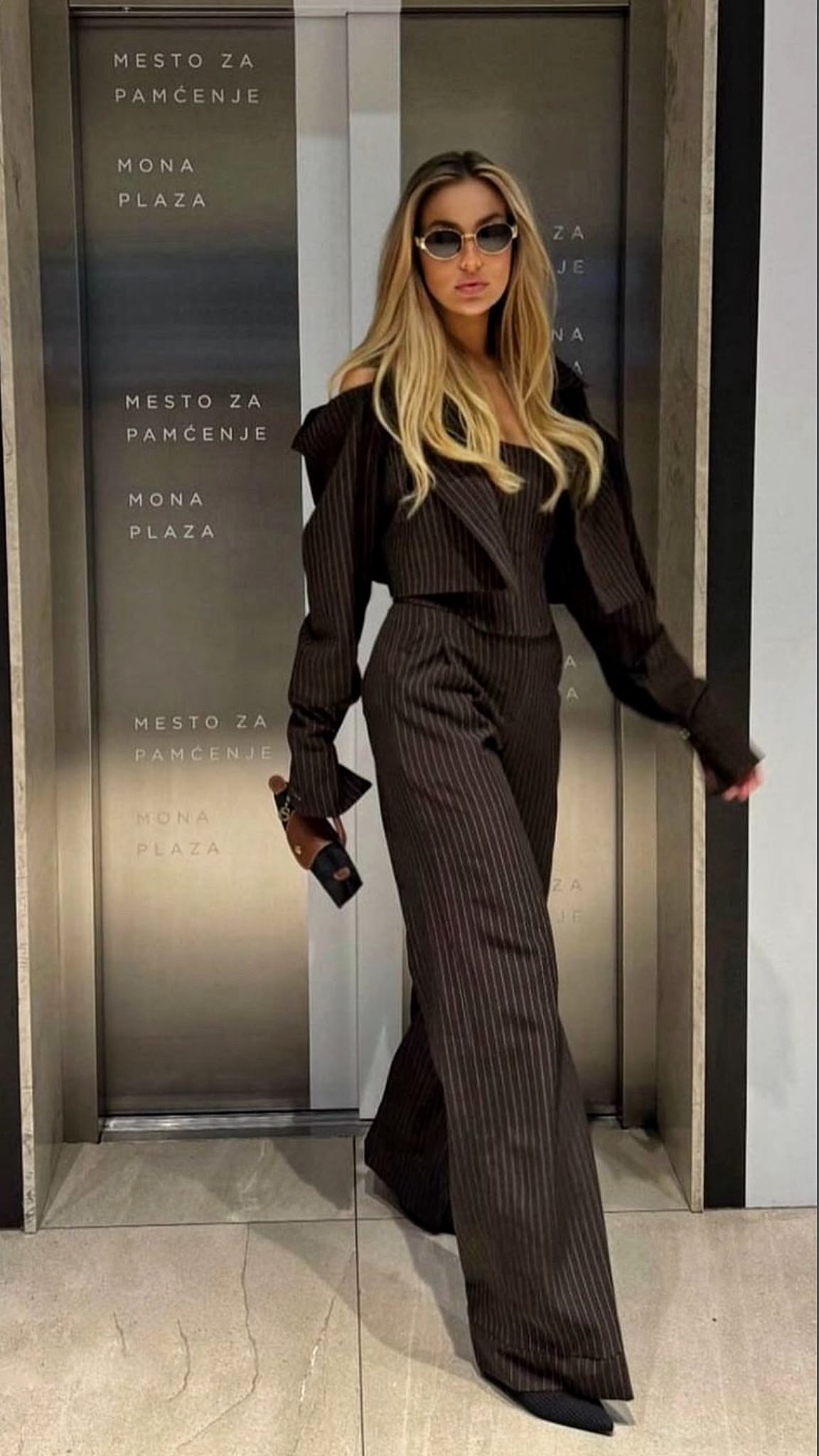 Look 03